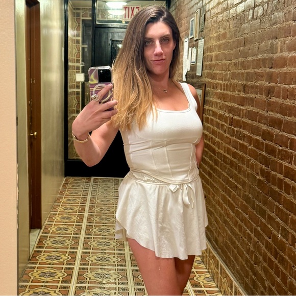 Meet your Posher, Stacey - Picture 3 of 11